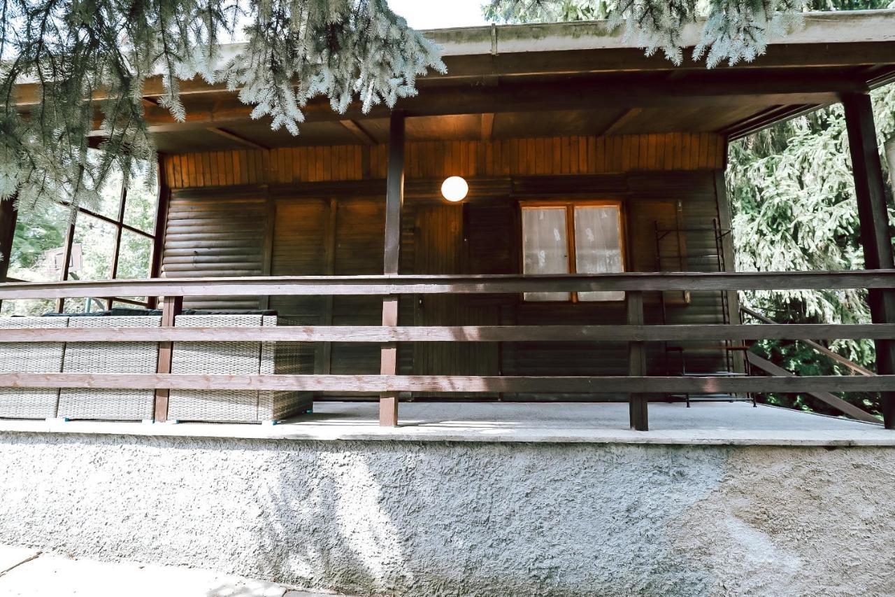 Chaty A Apartmany Hracholusky Kemp Kosatka Pnovany Exterior photo