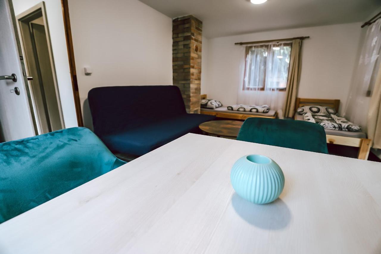 Chaty A Apartmany Hracholusky Kemp Kosatka Pnovany Exterior photo
