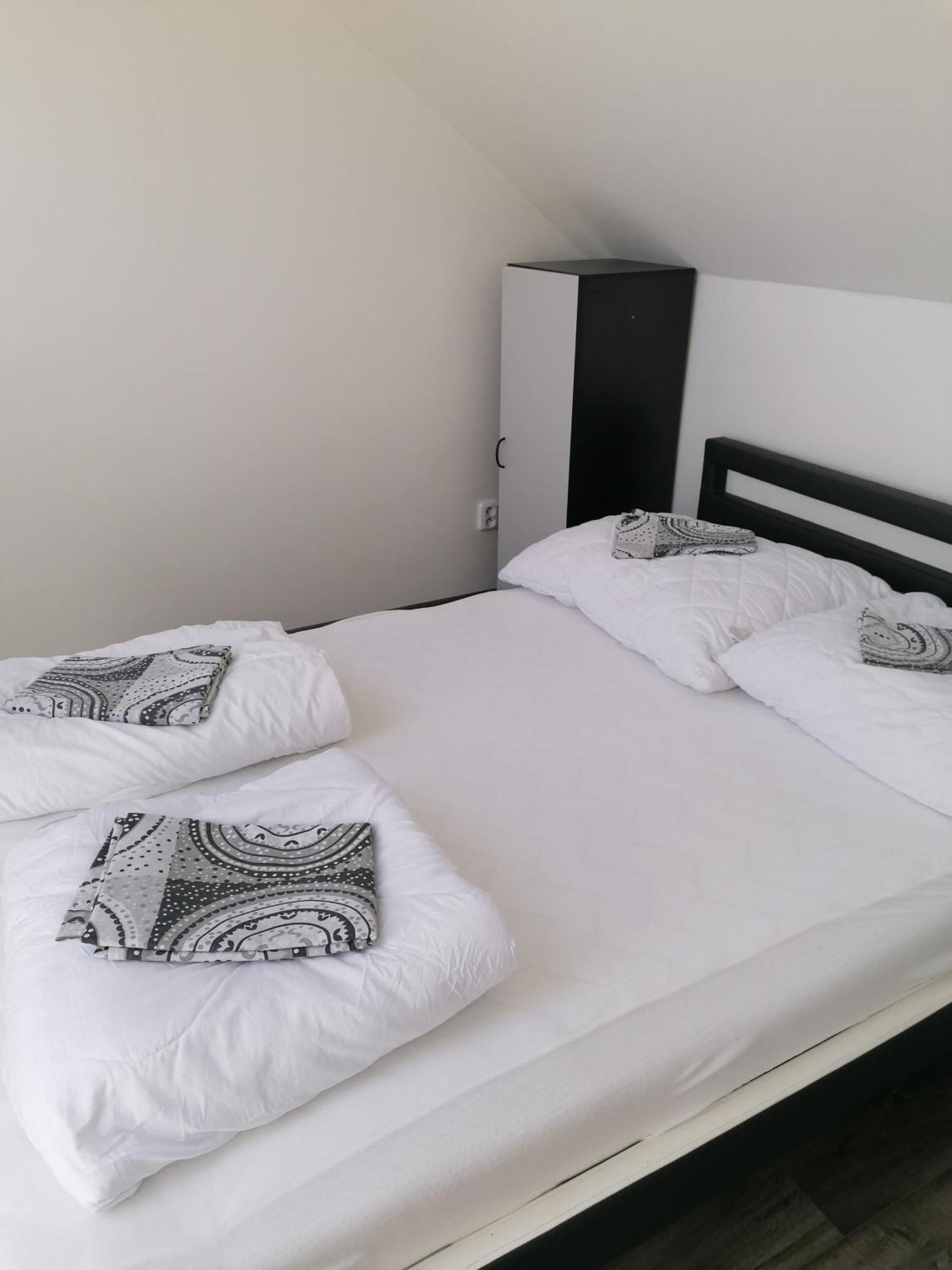 Chaty A Apartmany Hracholusky Kemp Kosatka Pnovany Exterior photo